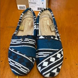 Women's Classic Black White Knit Shearling